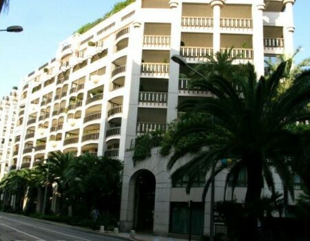 CENTRE VILLE  CAVE A LOUER