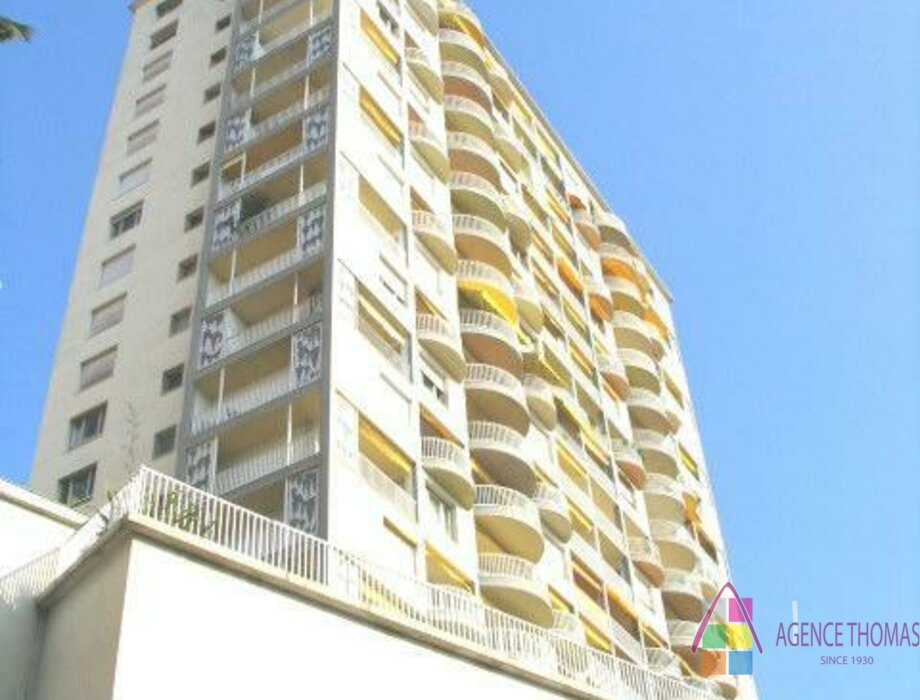 2 PIECES PLACE DES MOULINS