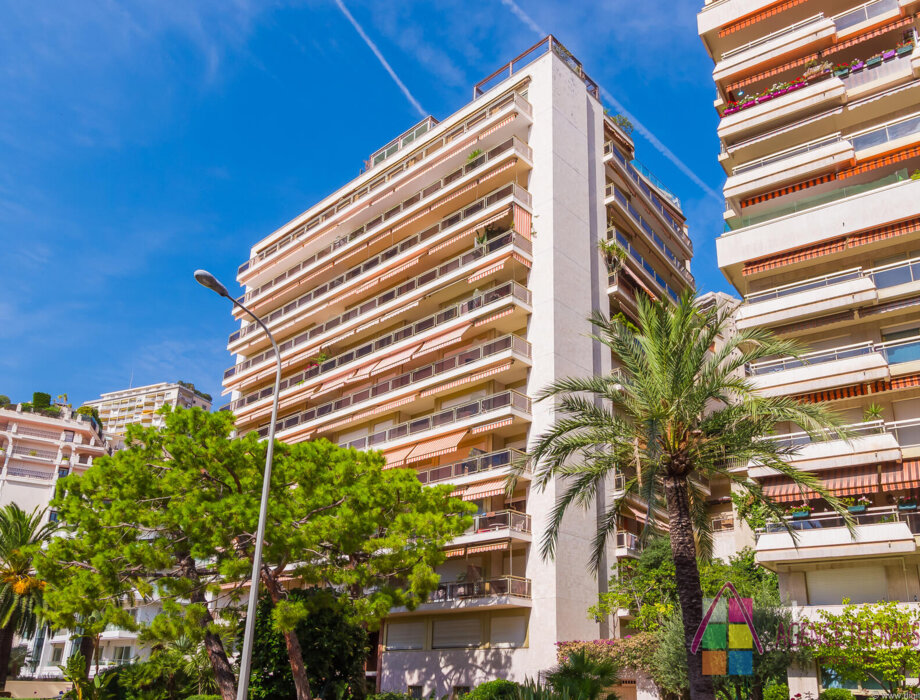 ÉLÉGANT STUDIO CLÉ EN MAIN AVEC BALCON ET APERÇU MER