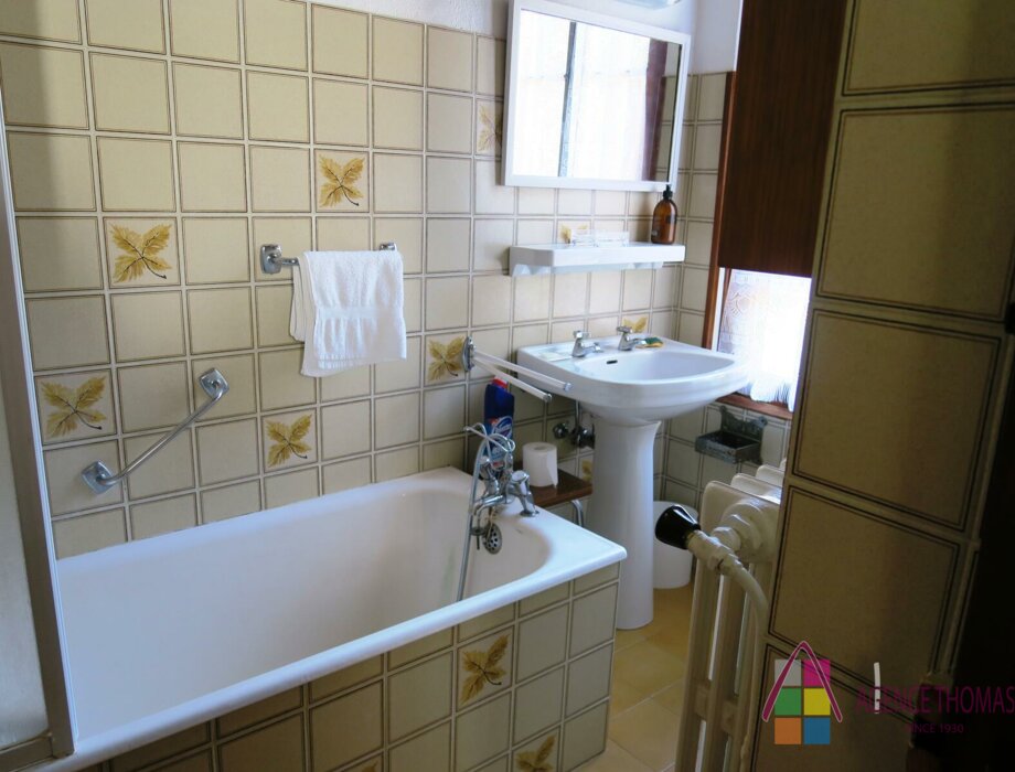 Maison Familiale avec Terrain et Vue Panoramique - Opportunité Unique