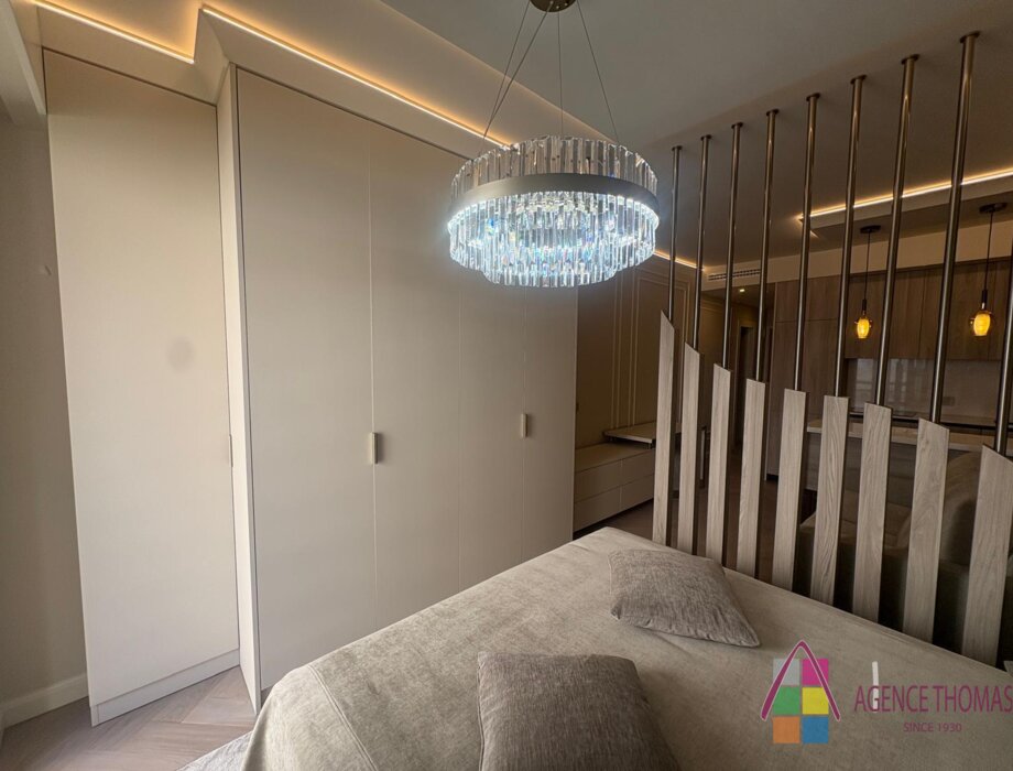 Élégant studio clé en main avec balcon et aperçu mer